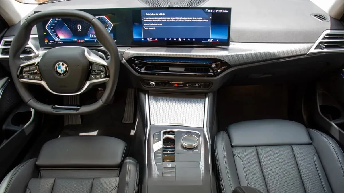 Sedã BMW 320i G20 2026 em Recife — foto 6