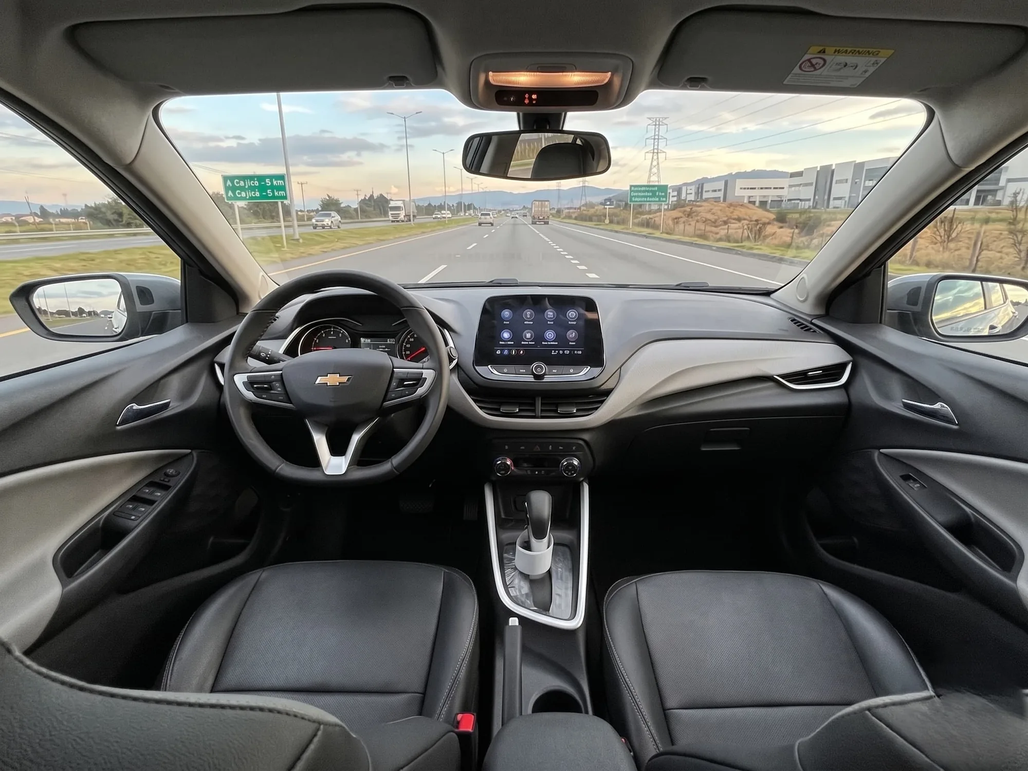 Sedã Chevrolet Onix Premier 2025 em Brasília — foto 3