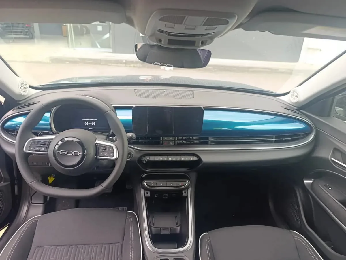 SUV Fiat 600 Hybrid 2026 em Fortaleza — foto 4