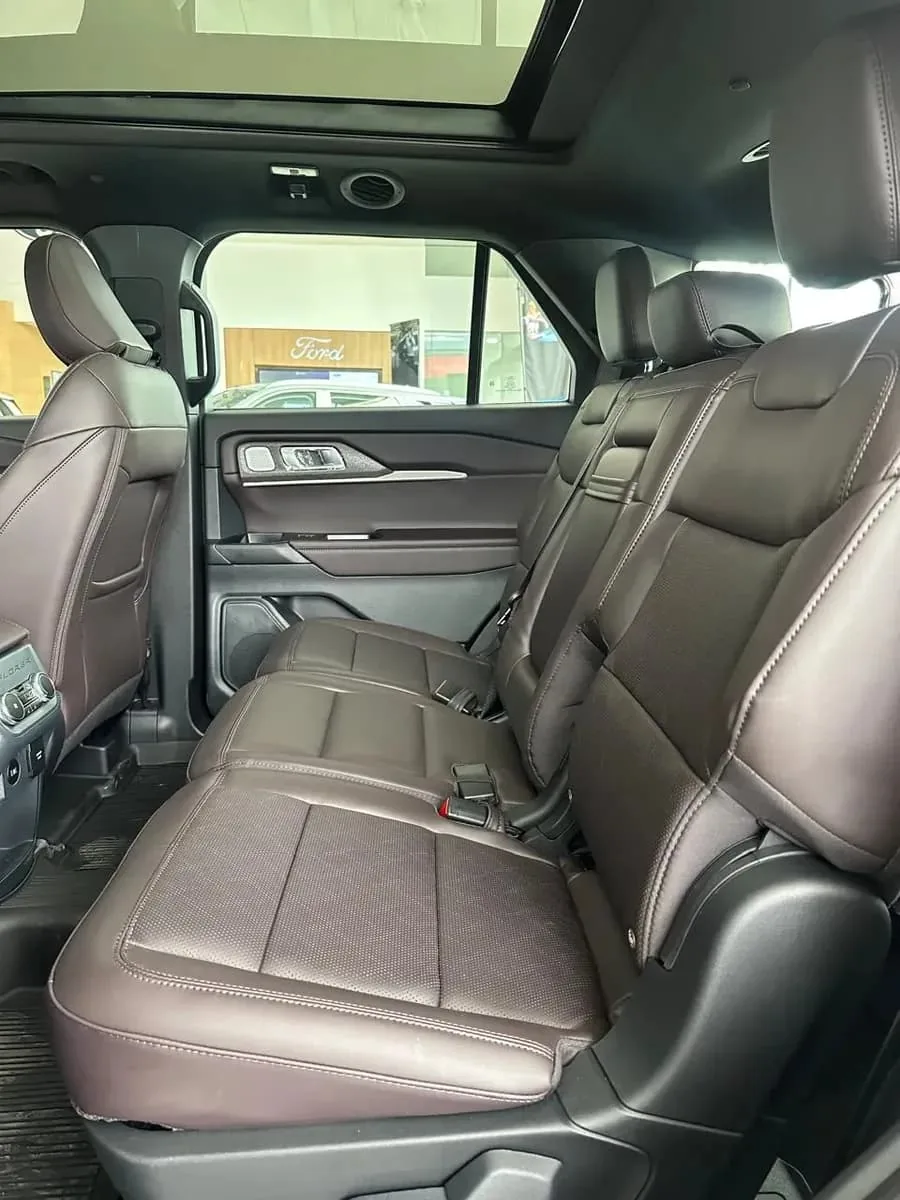 SUV Ford Explorer Platinum 2026 em Goiânia — foto 5
