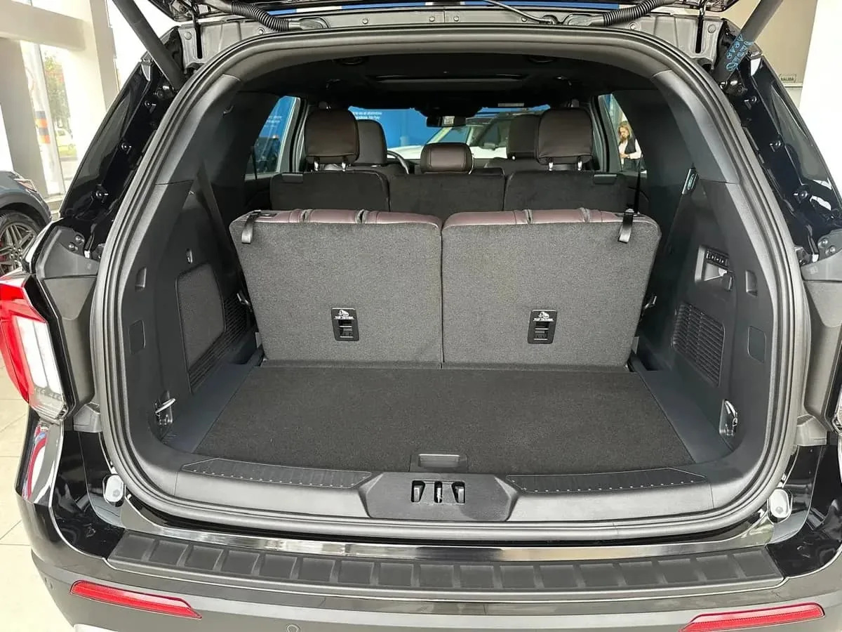SUV Ford Explorer Platinum 2026 em Goiânia — foto 6