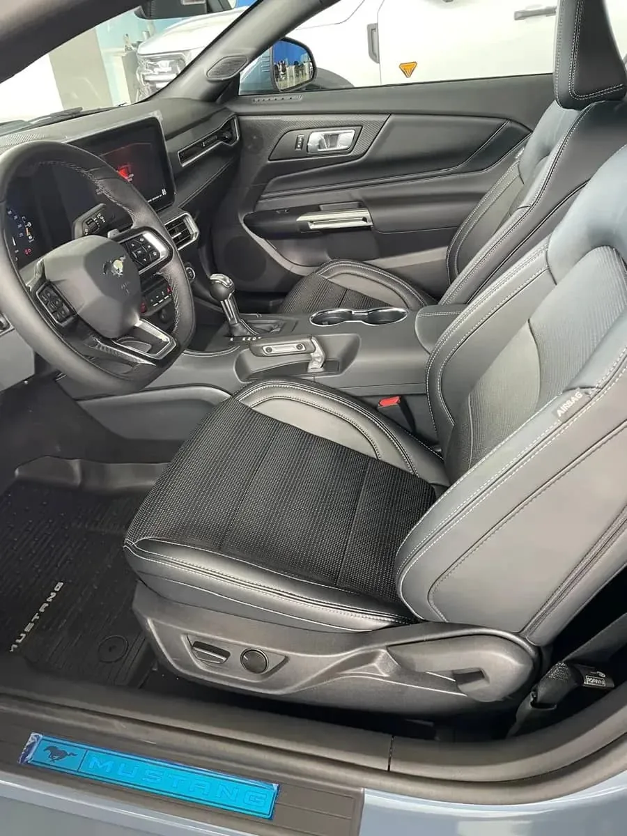 Cupê Ford Mustang GT 2026 Premium em Goiânia — foto 4