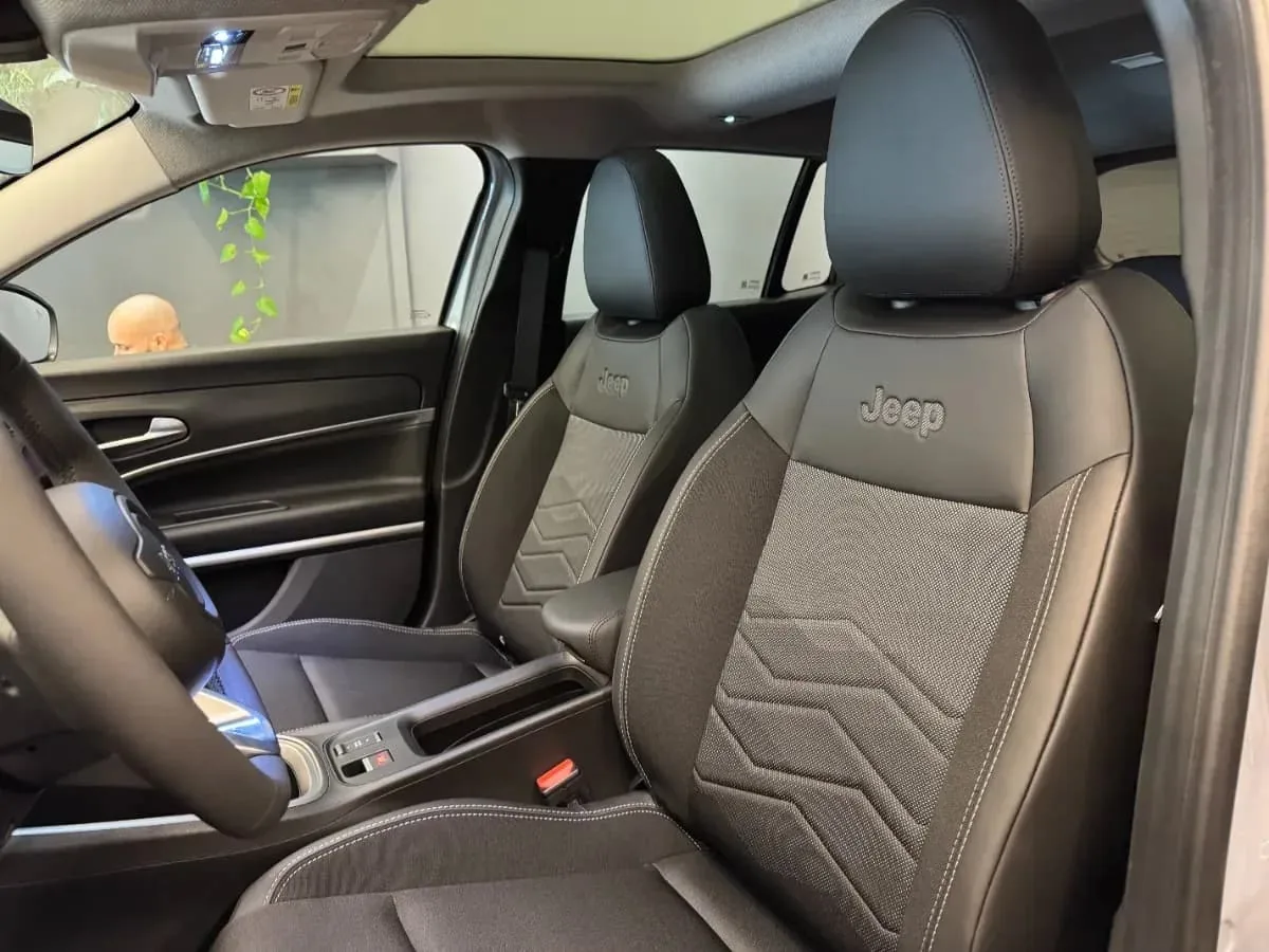 SUV Jeep Avenger E-Hybrid 2026 em Brasília — foto 7