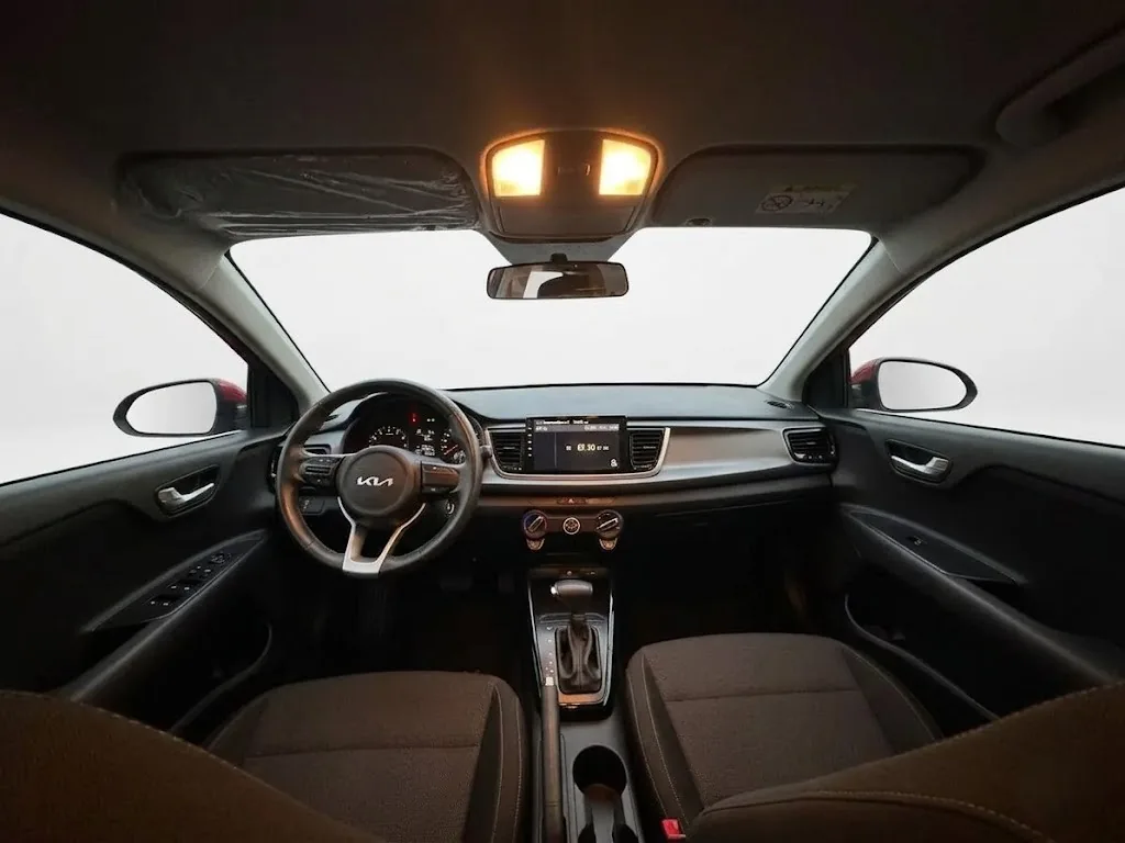 Hatchback Kia Rio Vibrant 2024 em Curitiba — foto 6
