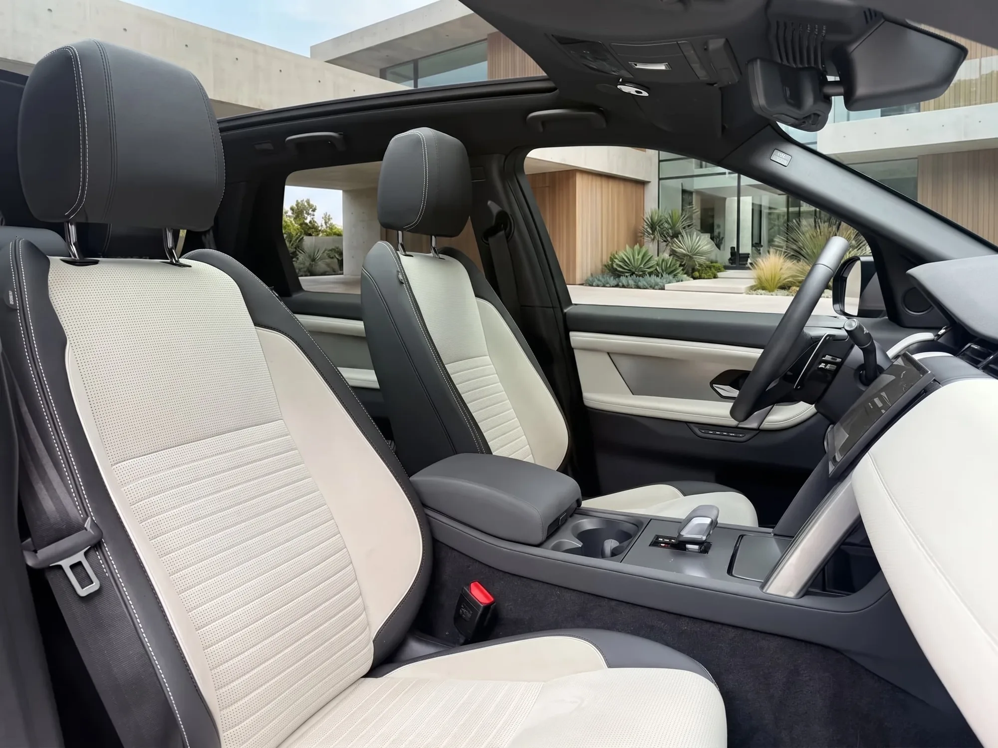 SUV Land Rover Discovery Sport 2024 em Recife — foto 4
