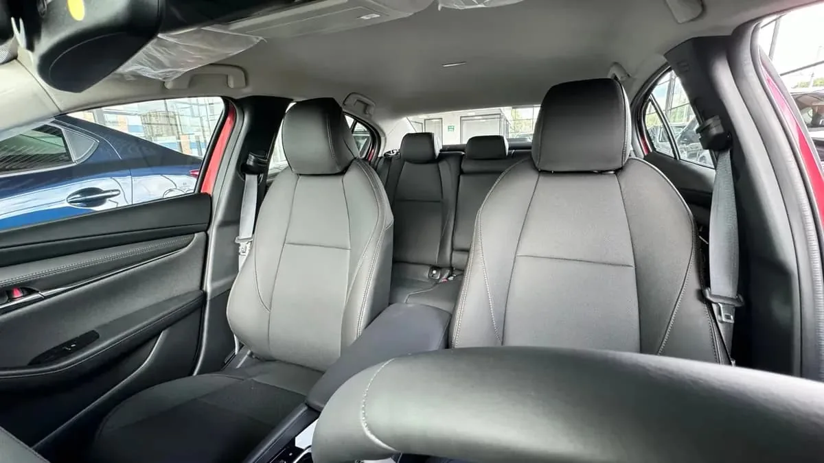 Sedã Mazda 3 Touring MHEV 2027 em Rio de Janeiro — foto 5