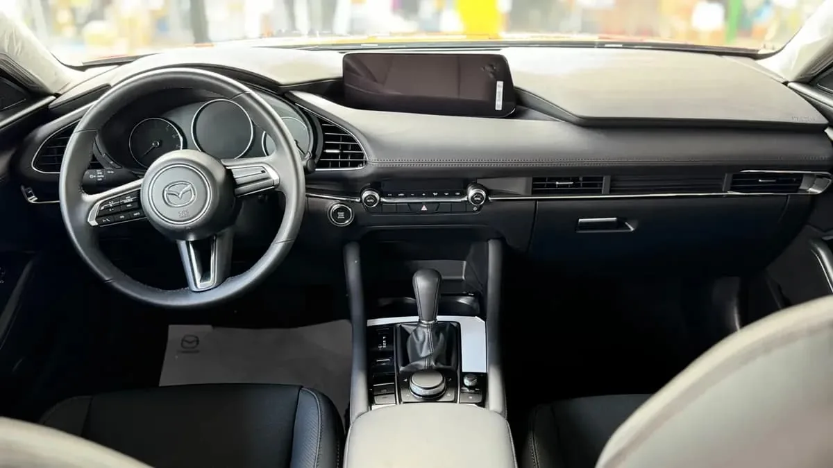 Sedã Mazda 3 Touring MHEV 2027 em Rio de Janeiro — foto 4