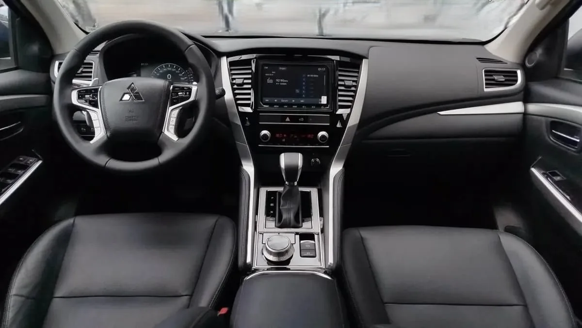 SUV Mitsubishi Montero Sport 2024 em Brasília — foto 7