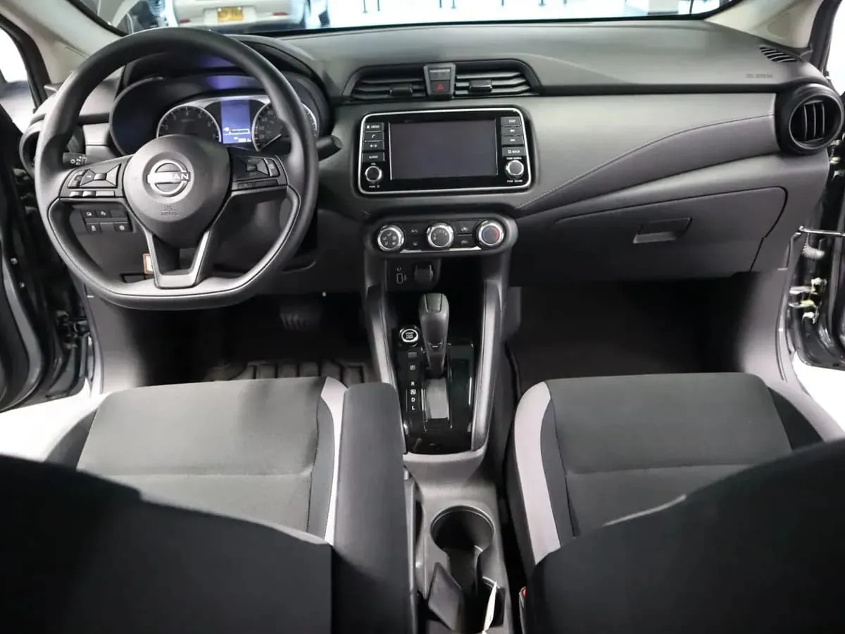 Sedã Nissan Versa Advance 2026 em Porto Alegre — foto 4