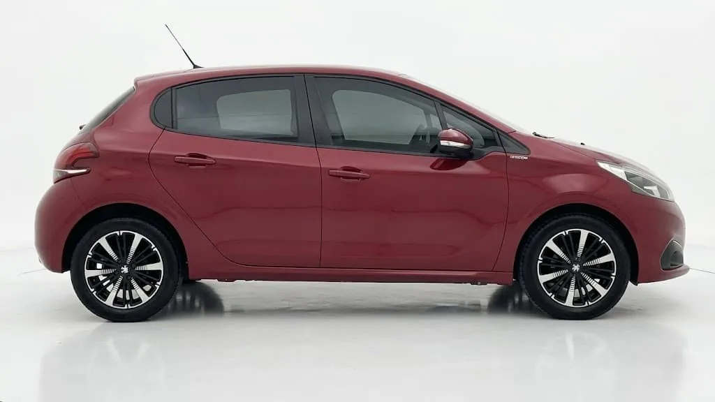 Hatchback Peugeot 208 2018 em Rio de Janeiro — foto 3
