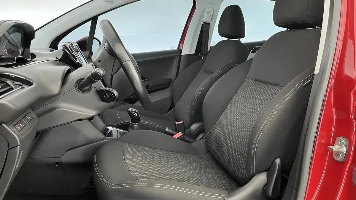 Hatchback Peugeot 208 2018 em Rio de Janeiro — foto 7