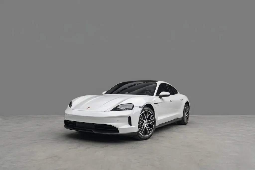 Sedã Porsche Taycan 2025 em Fortaleza