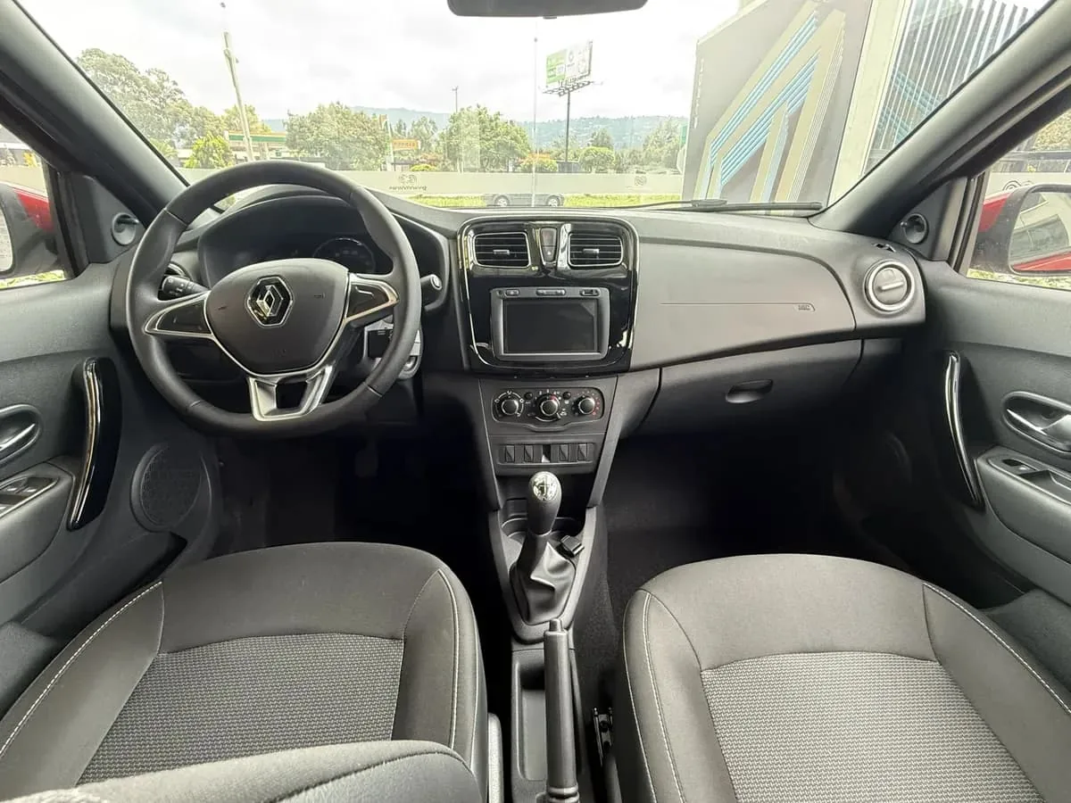 Sedã Renault Logan Life 2027 em Recife — foto 5