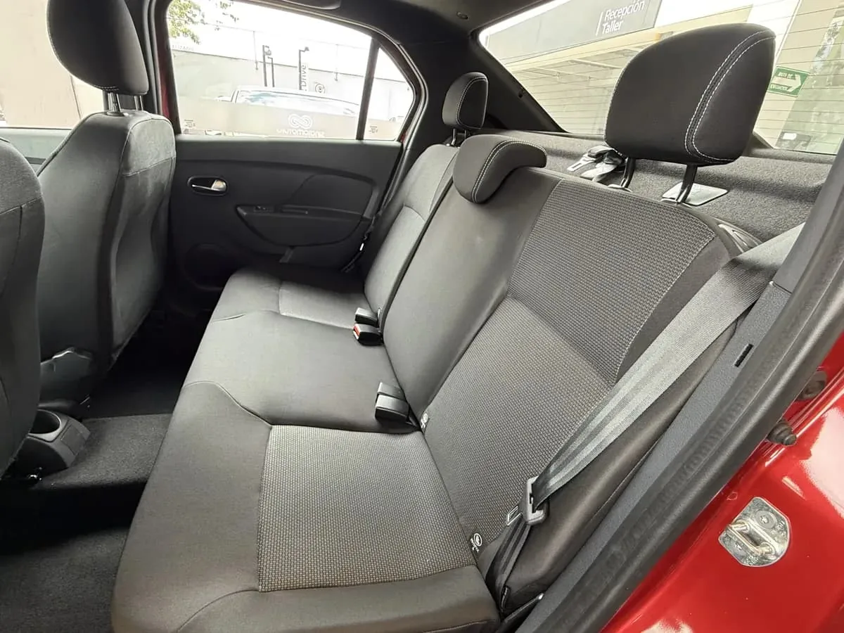 Sedã Renault Logan Life 2027 em Recife — foto 7
