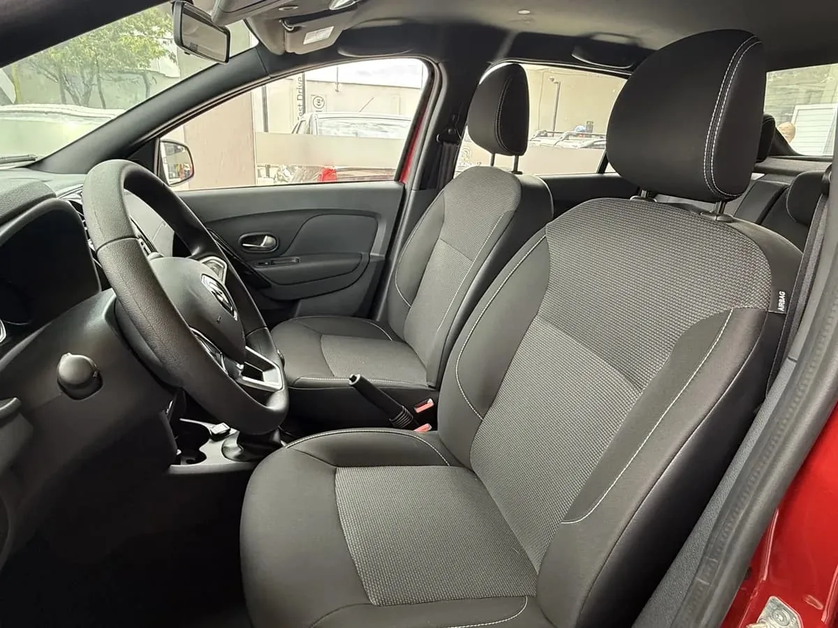 Sedã Renault Logan Life 2027 em Recife — foto 6