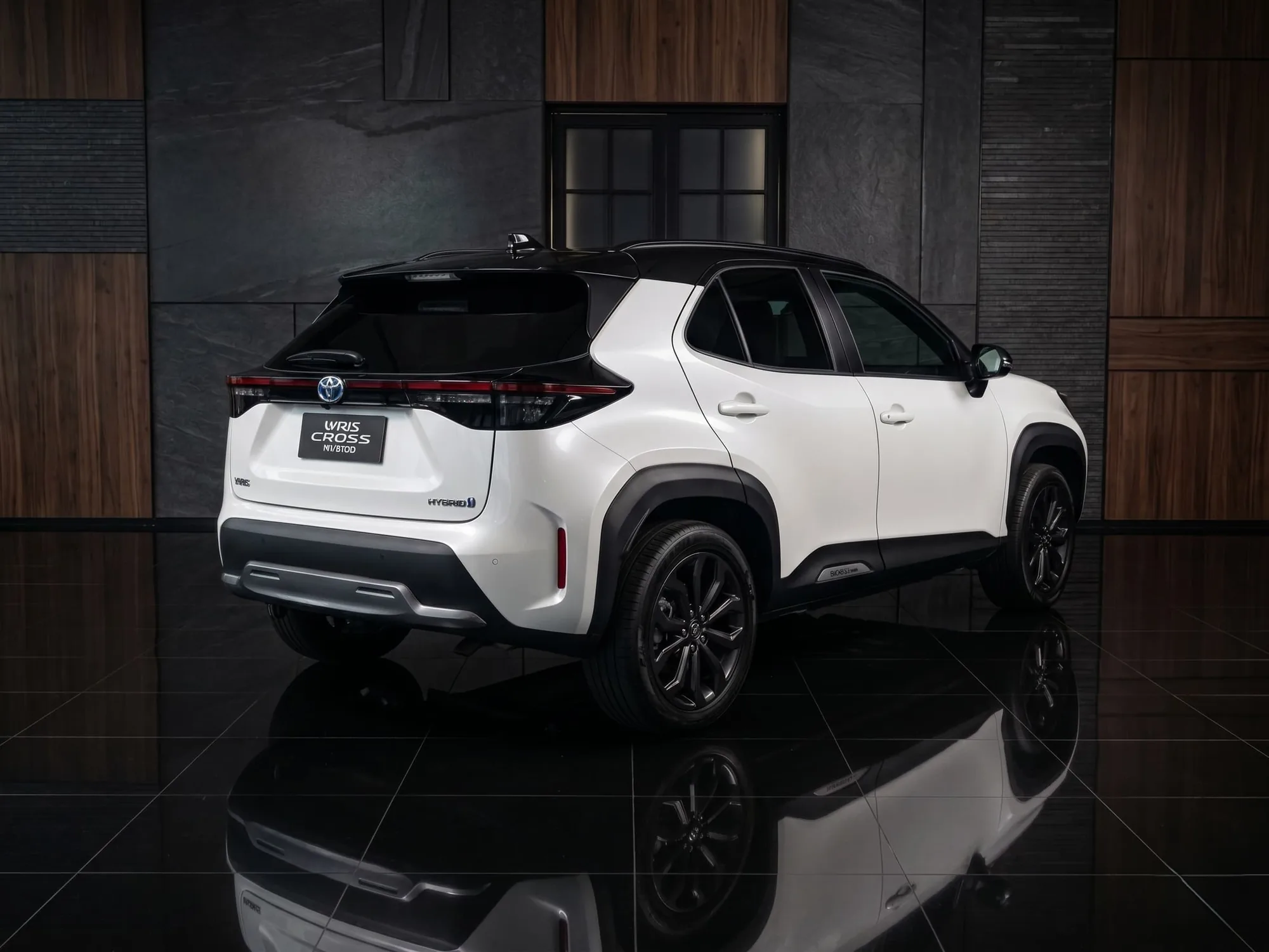 SUV Toyota Yaris Cross 2027 Hybrid em Goiânia — foto 4