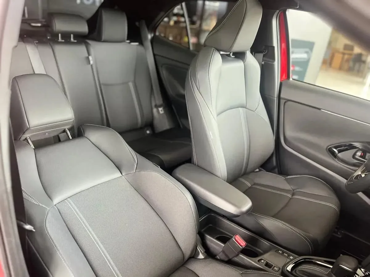 SUV Toyota Yaris Cross 2027 Hybrid em Goiânia — foto 5
