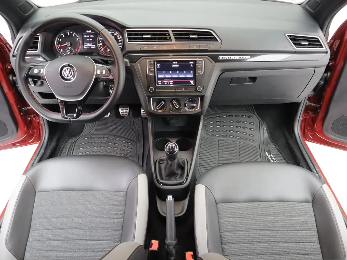 Hatchback Volkswagen Gol Last Edition 2023 em Curitiba — foto 6
