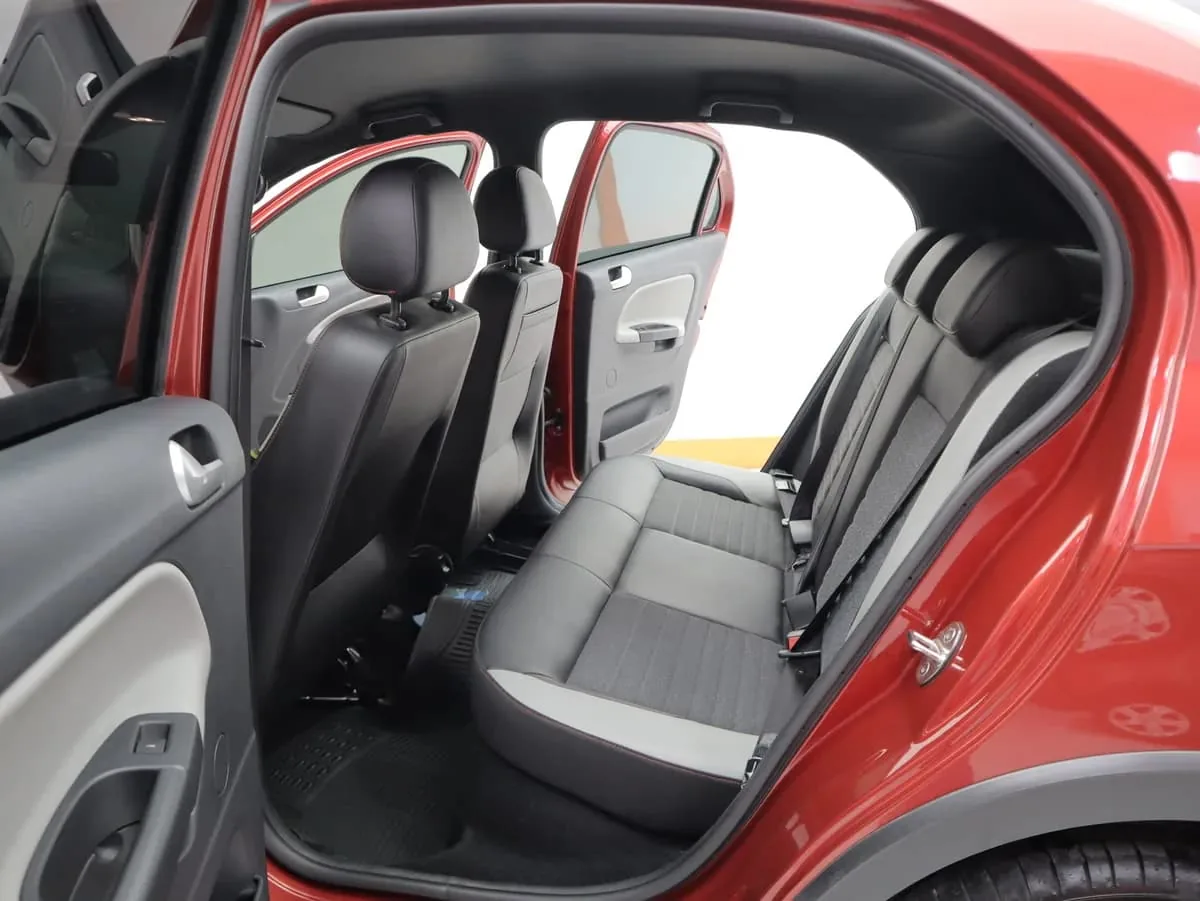 Hatchback Volkswagen Gol Last Edition 2023 em Curitiba — foto 8