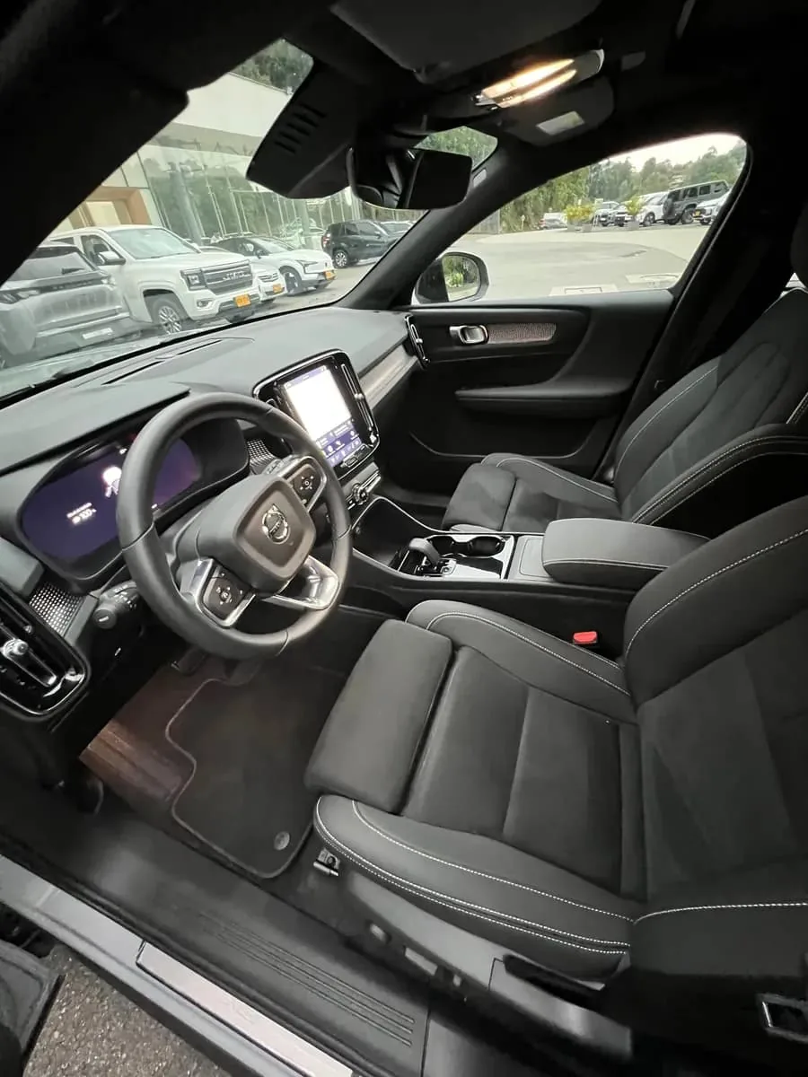 SUV Volvo EX 40 Plus 2026 em Fortaleza — foto 7
