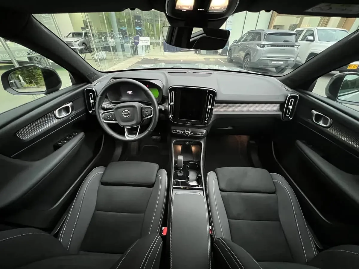 SUV Volvo EX 40 Plus 2026 em Fortaleza — foto 6