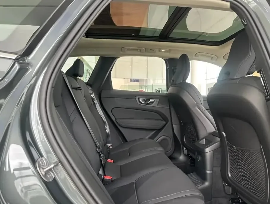 SUV Volvo XC 60 T6 2026 em Goiânia — foto 6
