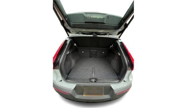 Volvo EX 40 Plus 2026