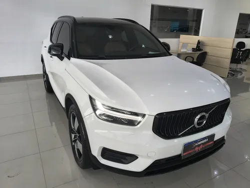 Volvo XC40 2.0 T5 GASOLINA MOMENTUM AWD GEARTRONIC